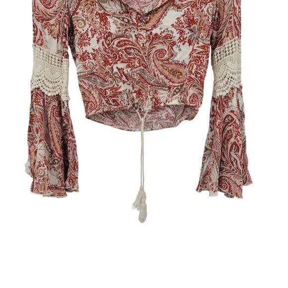 Kendall + Kylie Boho Cropped Paisley Print Top Bell Sleeves Lace Trim Sz XS Red - Picture 7 of 13